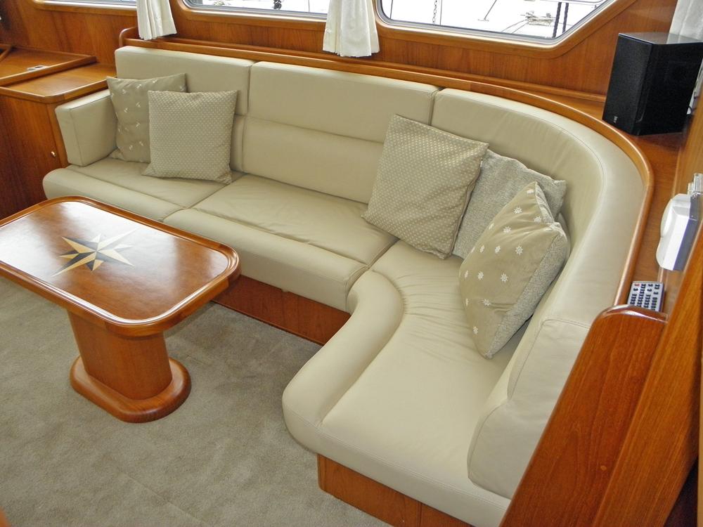 Saloon, Accommodation